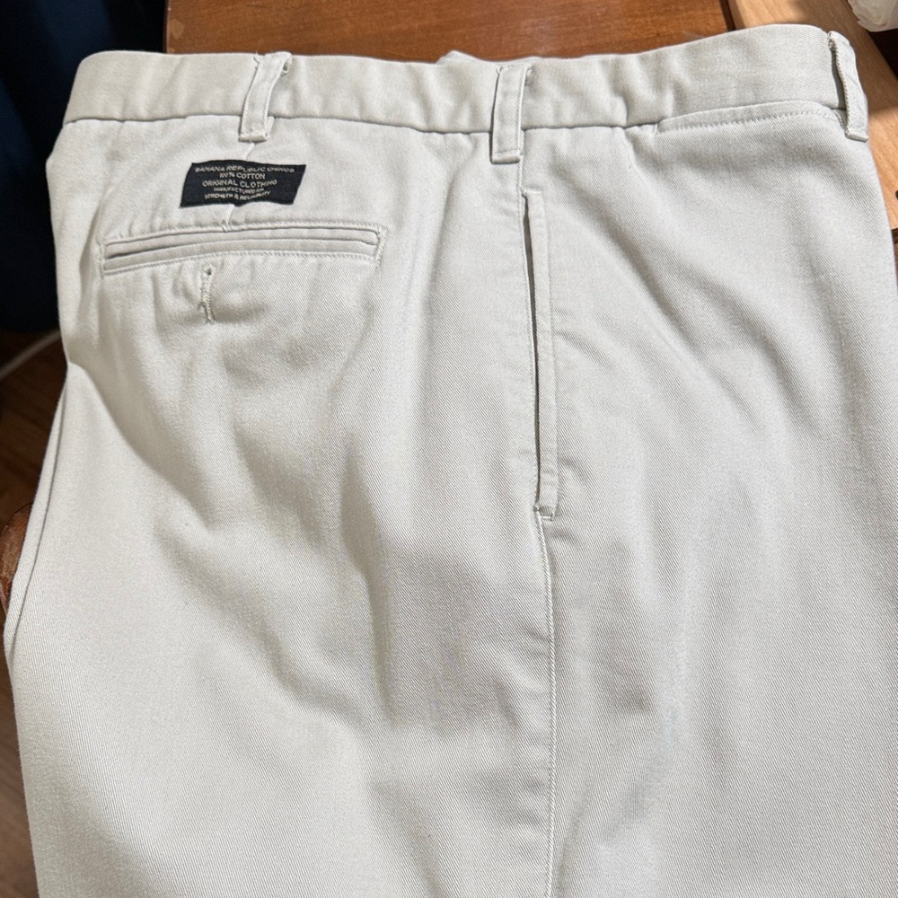 Banana Republic Men's Khaki Chinos 40R/32L